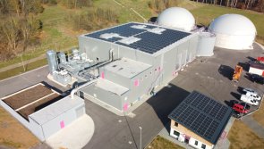 Vorzeigeprojekt in der Referenzregion für die Energiewende: Die eben offiziell in Betrieb genommene Bioabfall-Vergärungsanlage der Rhein-Hunsrück Entsorgung. Bild: RHE / Tobias Mladek